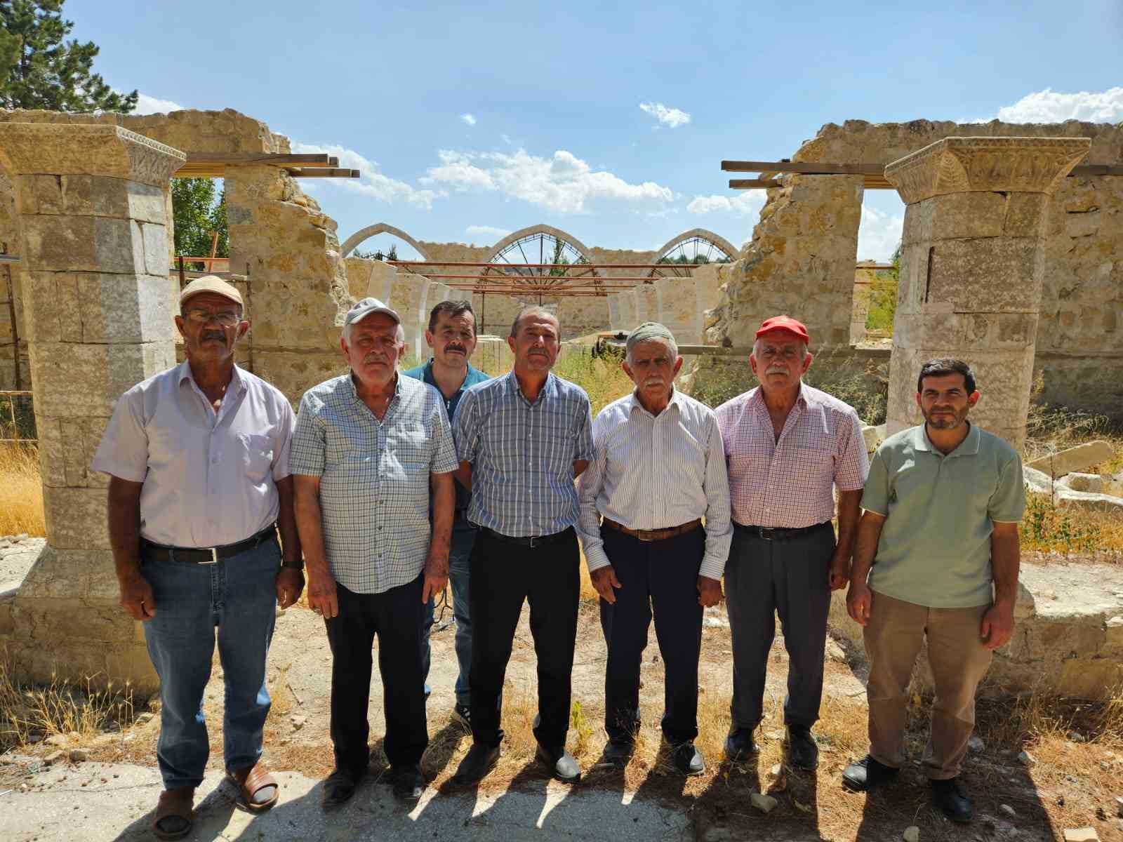 Darende&rsquo;de tarih&icirc; Yusufpaşa Camisi yeniden ibadete a&ccedil;ılmayı bekliyor
