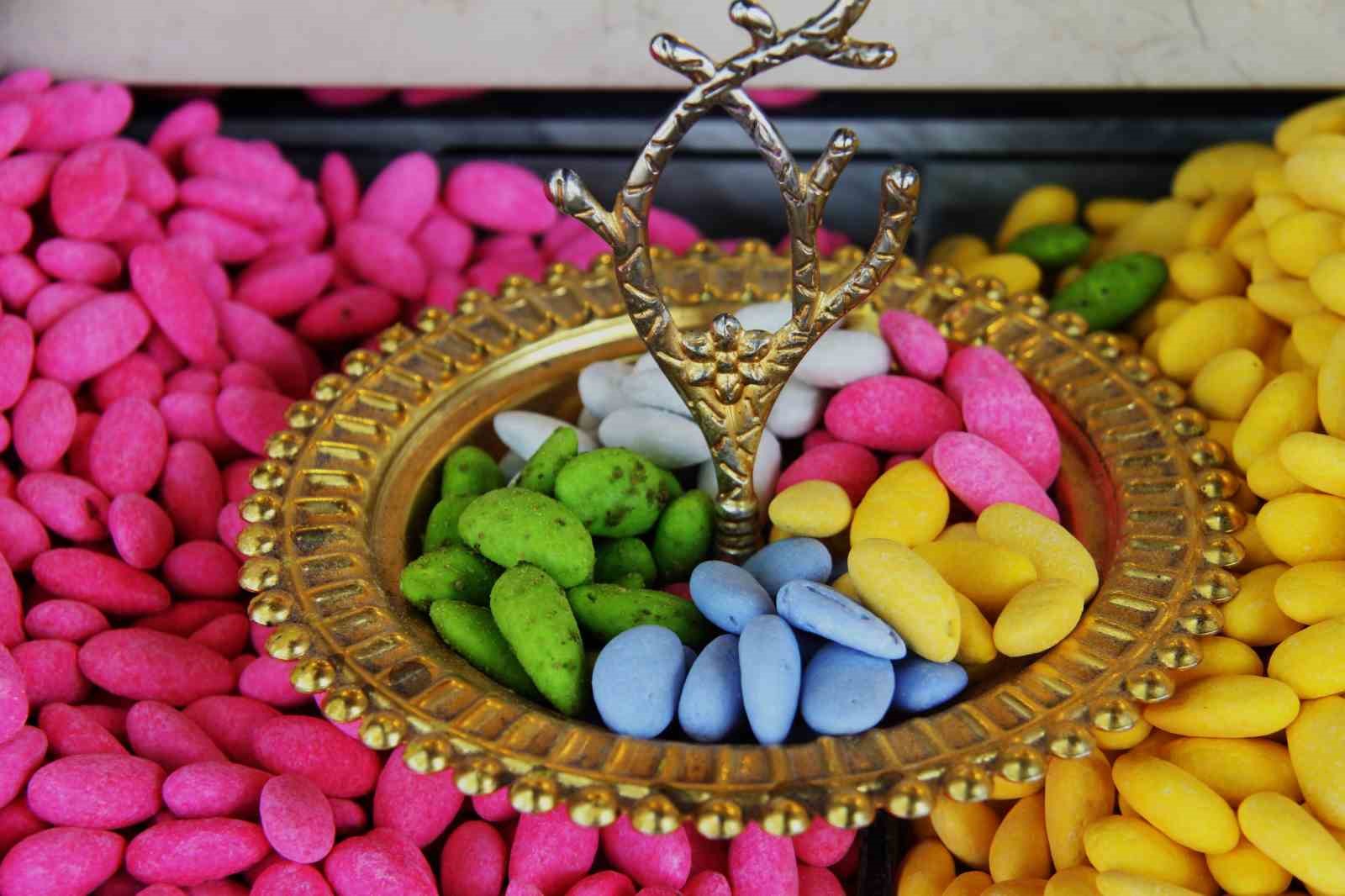 Antep fıstıklı badem şekerine ilgi büyük