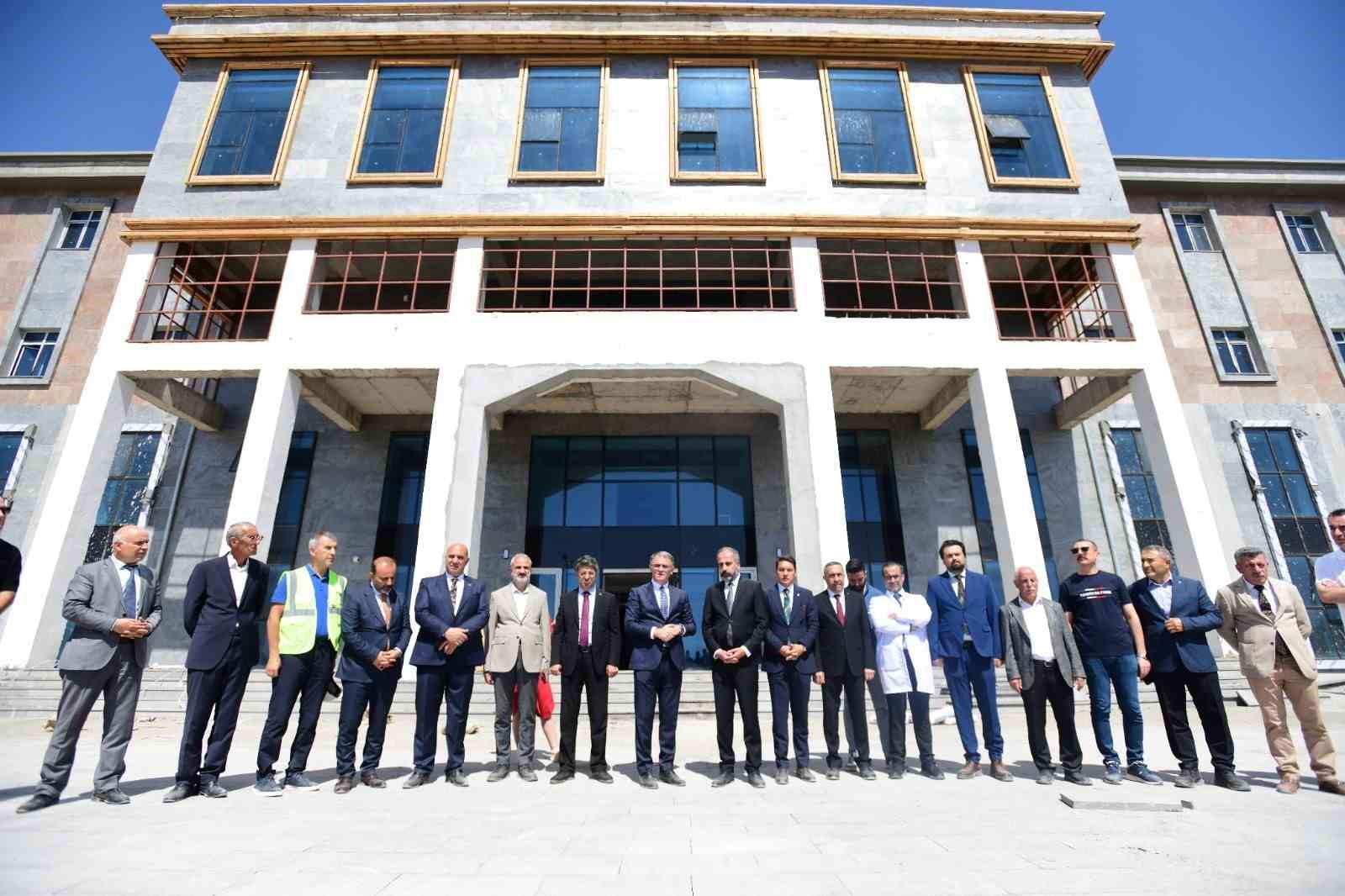 Van YYÜ’de sağlık ve eğitim yatırımlarında büyük hamle