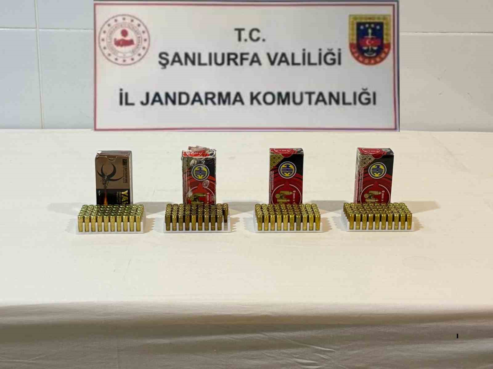 Şanlıurfa&rsquo;da ruhsatsız silah ve uyuşturucu operasyonu: 8 g&ouml;zaltı
