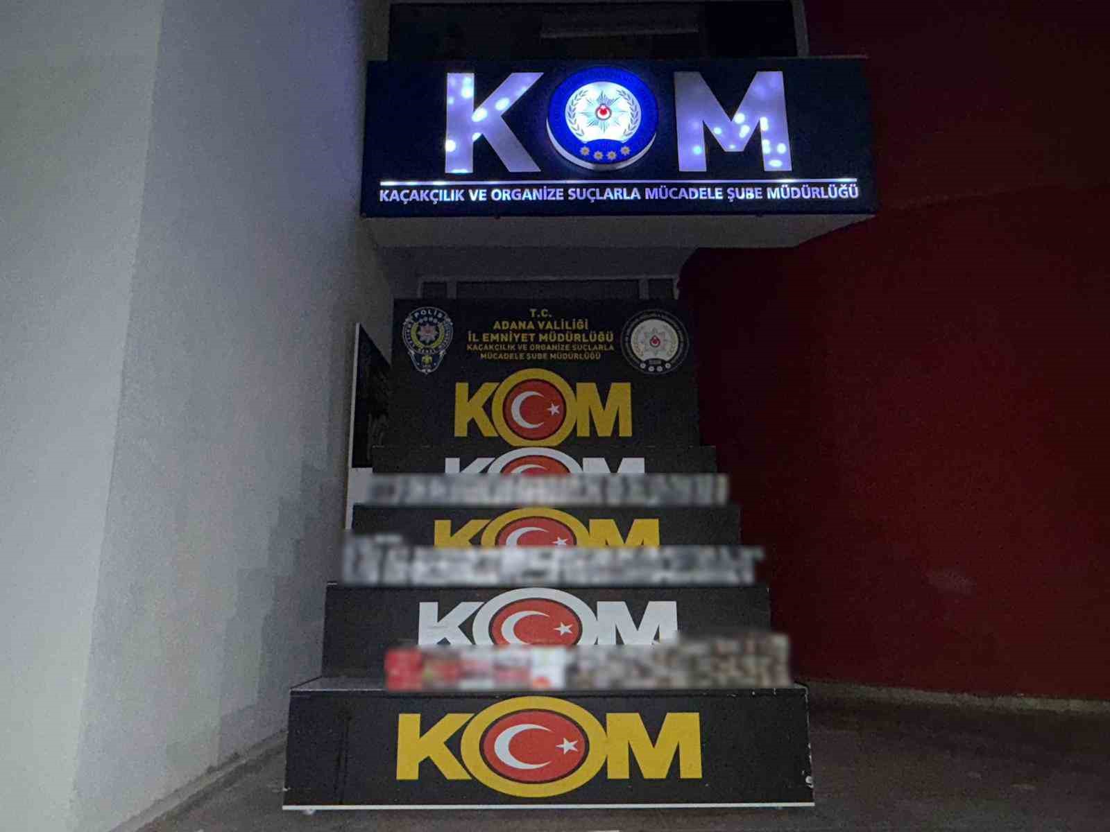 Adana’da 4 bin paket kaçak sigara ele geçirildi: 3 tutuklama