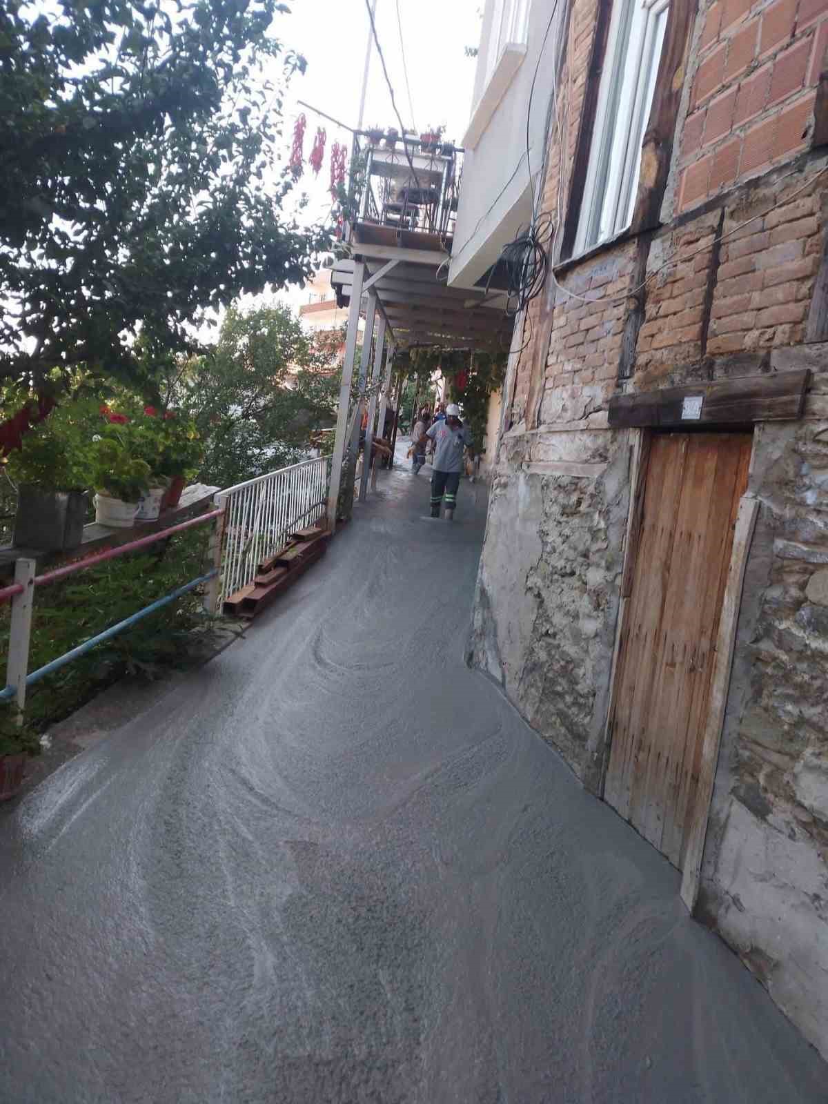 Babadağ’ın Gazi Mahallesinde tamamlanan yol çalışmaların ardından hizmete sunuldu

