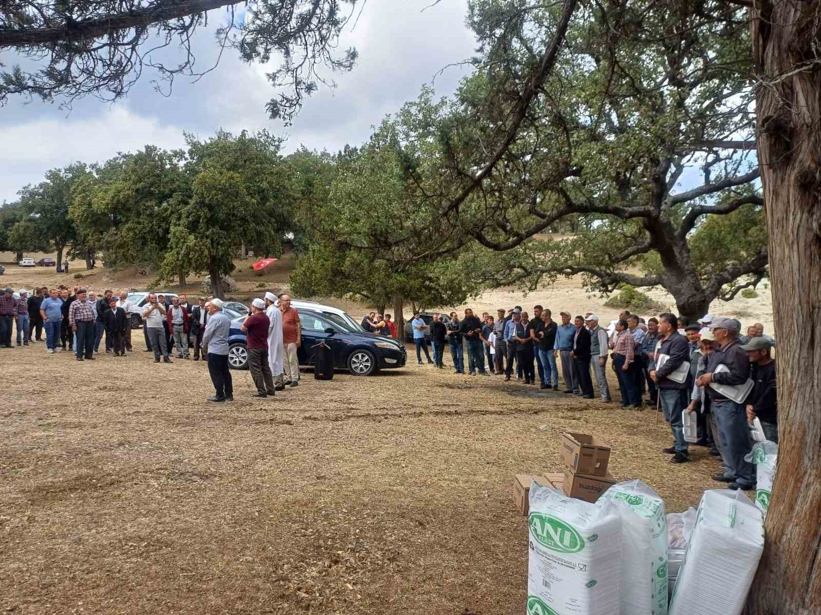 Emet Bahatlar köyünde 100 yıllık gelenek: Güz hayrı ve helalleşme etkinliği