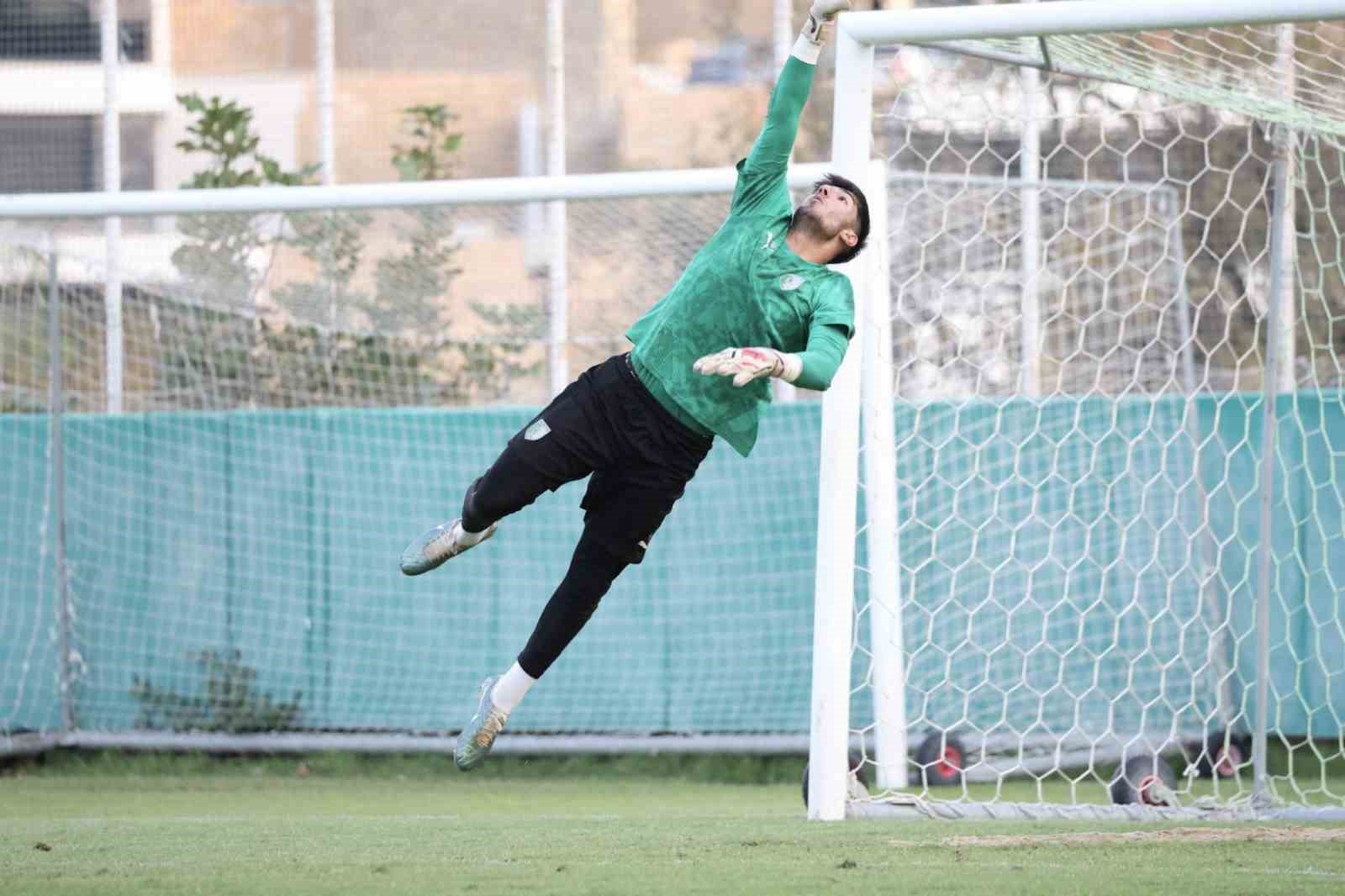 Burhan Eşer: "İyi bir ivme yakaladık, taraftarımıza galibiyet armağan etmek istiyoruz"
