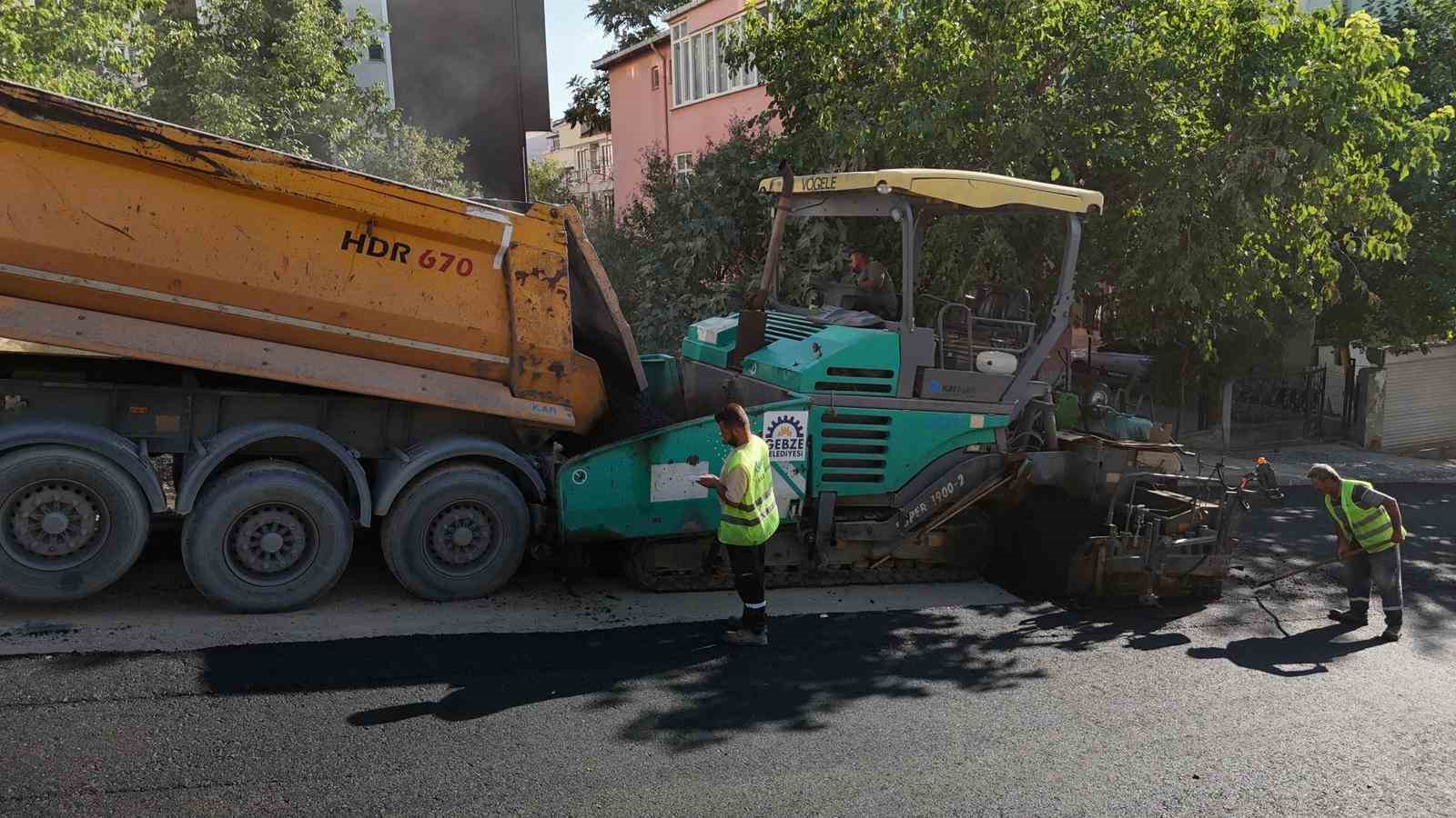 Gebze&rsquo;de asfalt &ccedil;alışmaları devam ediyor
