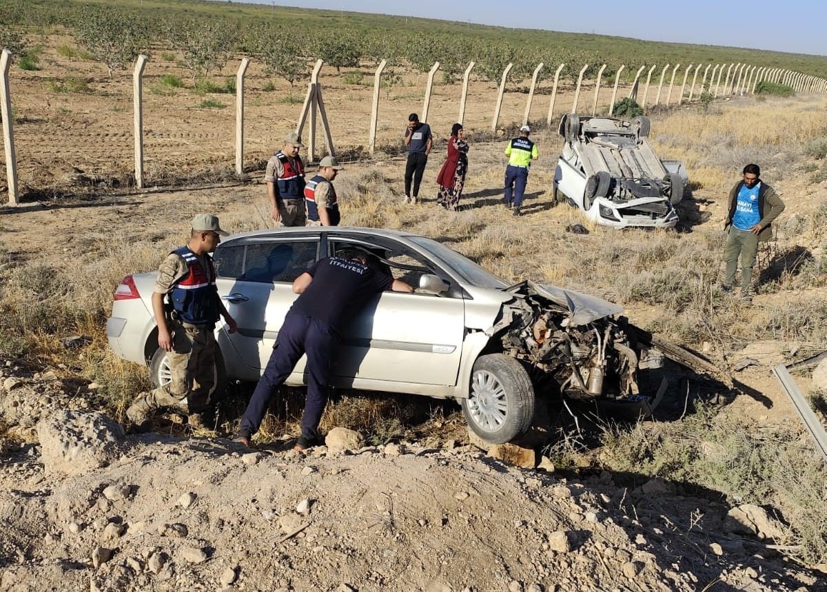 Şanlıurfa&rsquo;da otomobiller &ccedil;arpıştı: 4 yaralı
