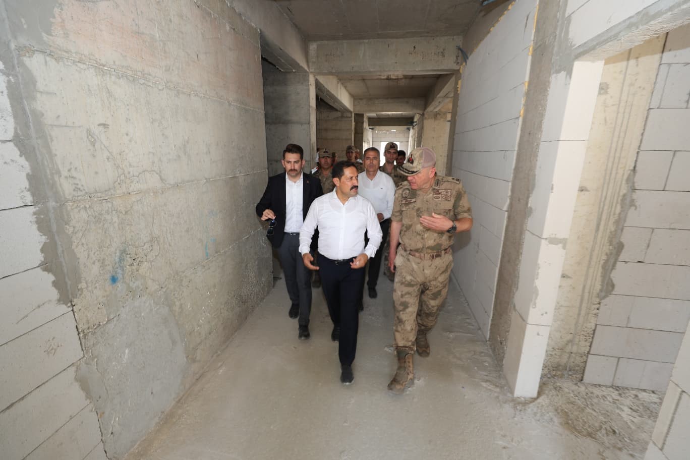 Defne’de jandarma hizmet binalarının inşası sürüyor