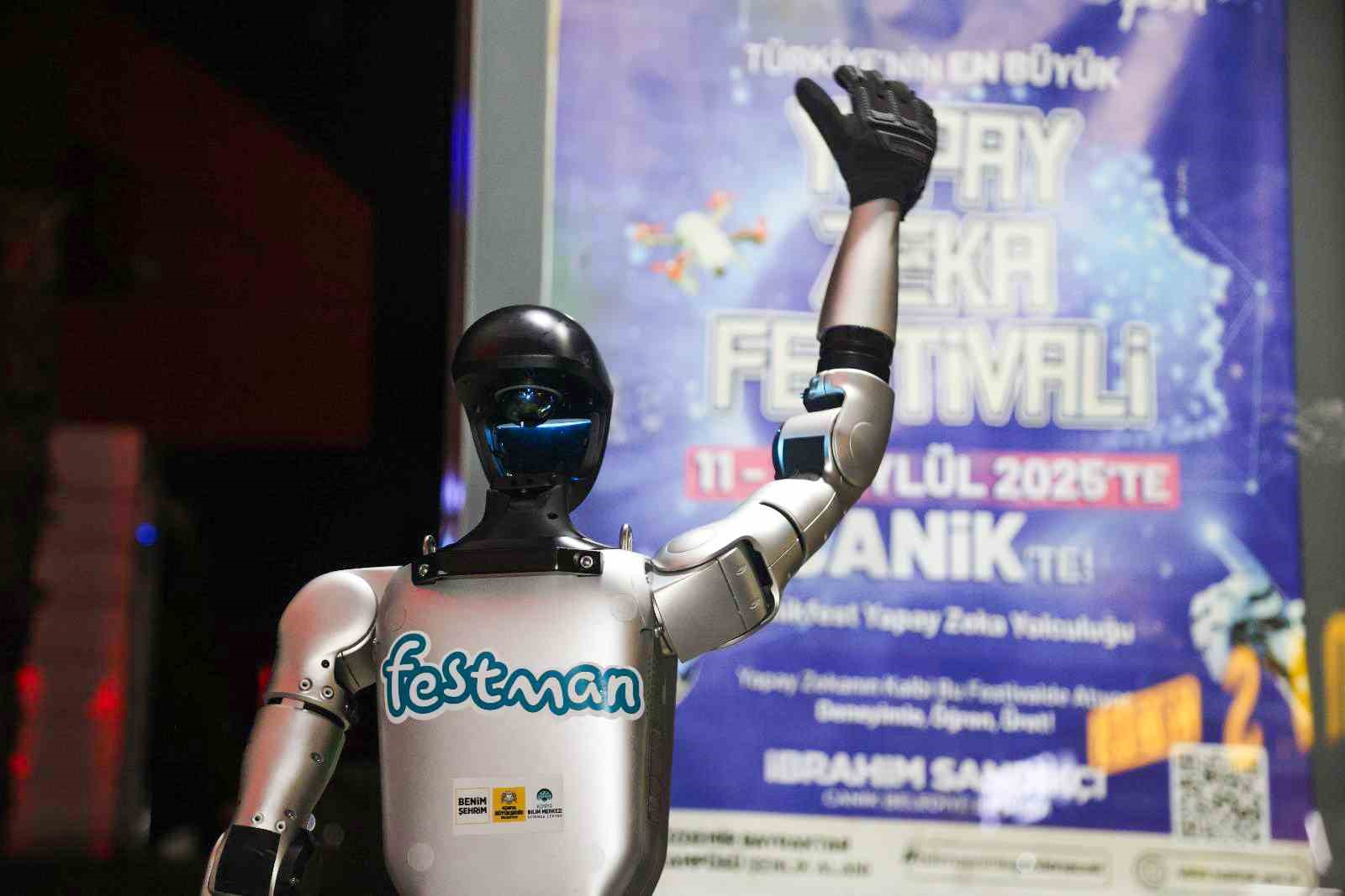 Festivale robotlu davet