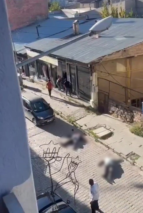 Bulanık&rsquo;ta yaşanan silahlı kavgada &ouml;l&uuml; sayısı 3&rsquo;e y&uuml;kseldi
