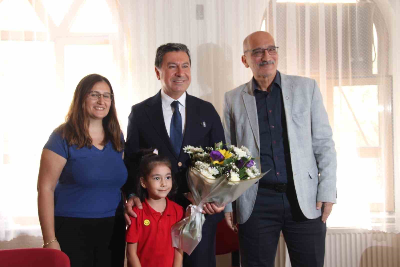 Başkan Aras &ouml;ğrenci ve &ouml;ğretmenlerin ihtiya&ccedil;larını dinledi
