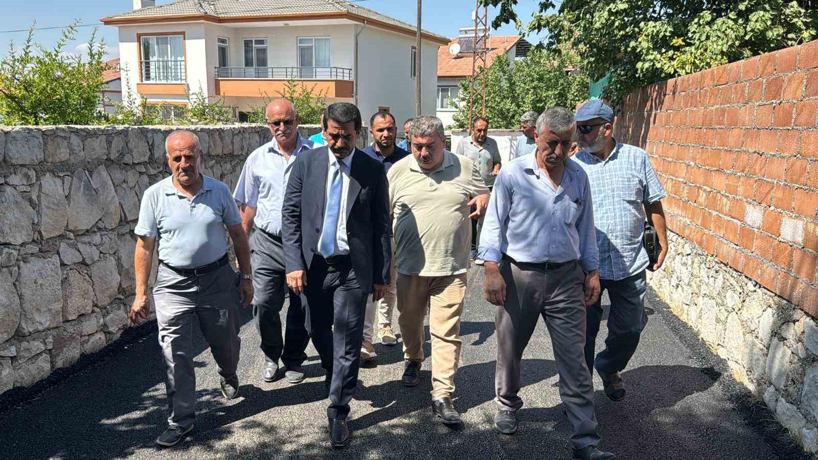 Battalgazi&rsquo;de yıllardır sorun olan yol, asfaltla &ccedil;&ouml;z&uuml;ld&uuml;
