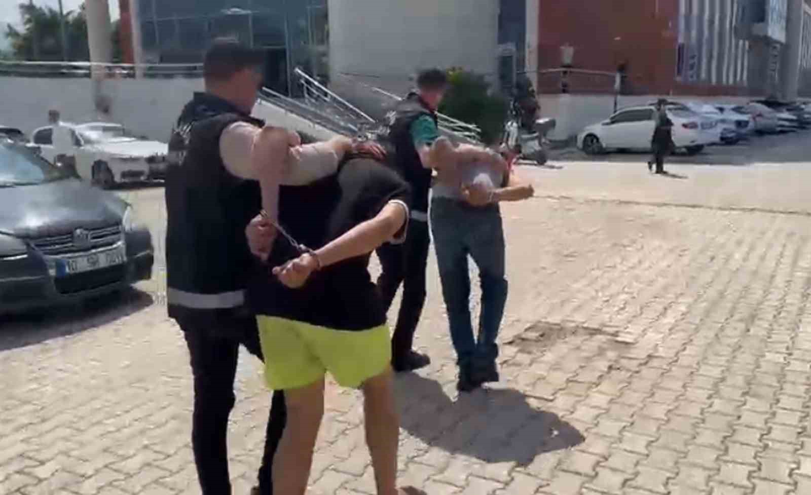 Hatay&rsquo;da Tofaş &ccedil;alan 2 hırsız tutuklandı
