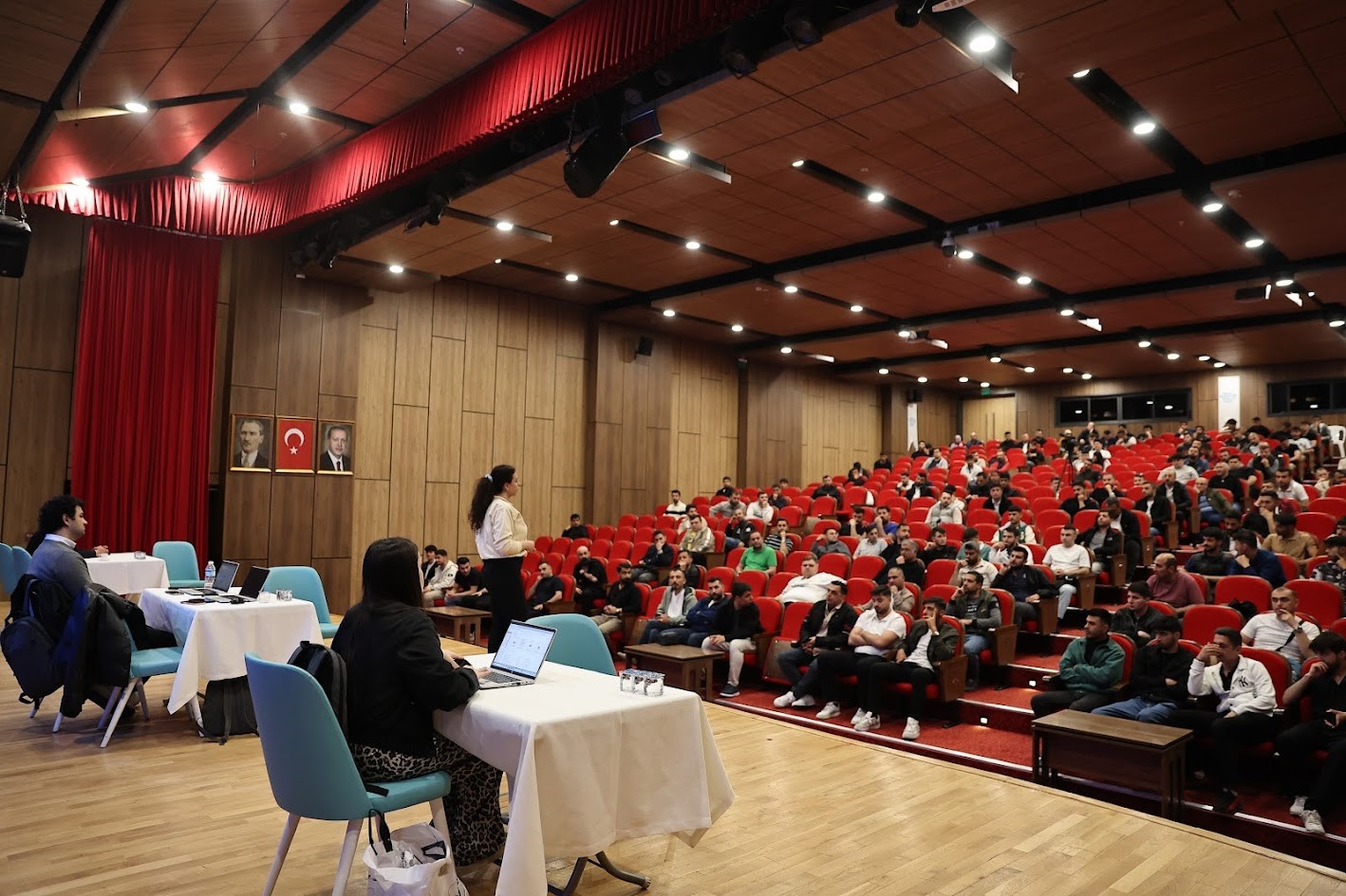 Kariyer Merkezi, 3 bin 47 aileye istihdam sağladı
