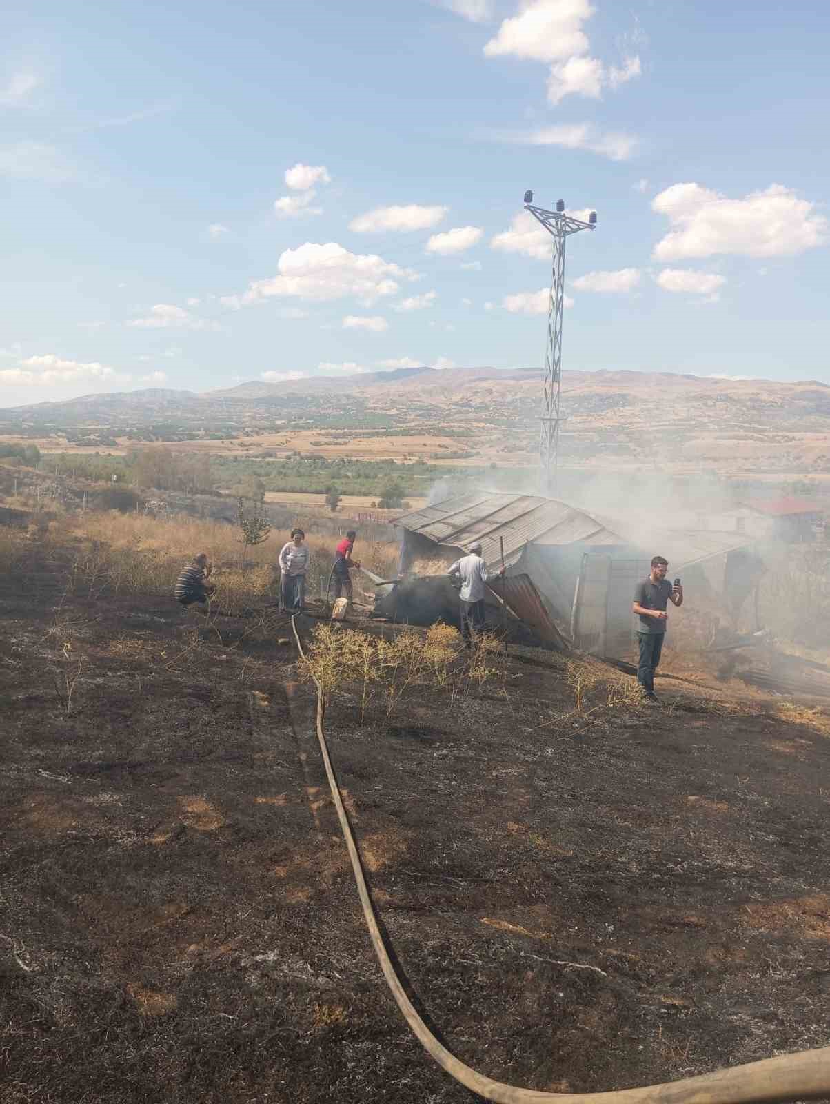 Bingöl’de örtü yangını