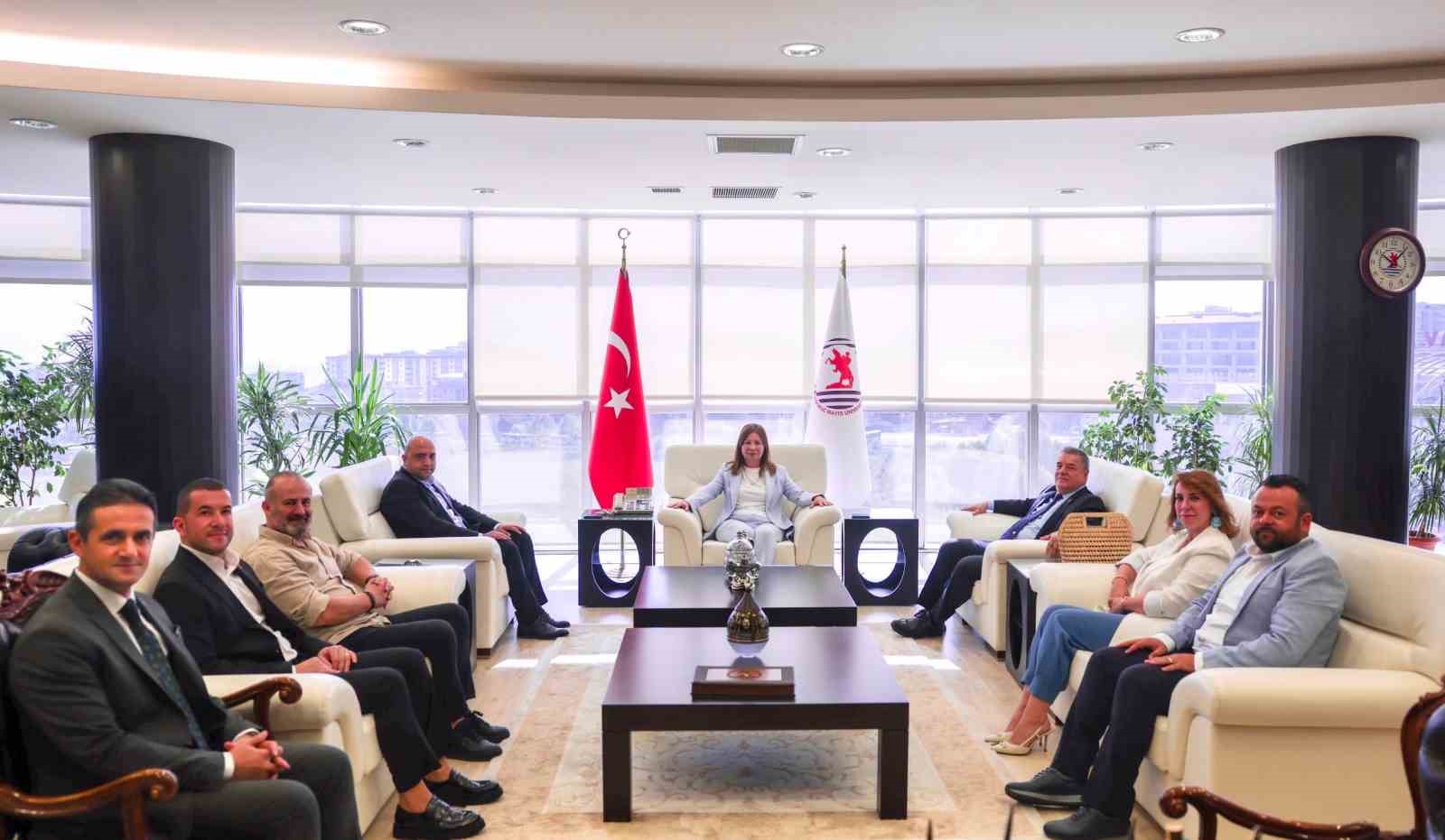 Rektör Aydın, Samsunspor formasını çekti