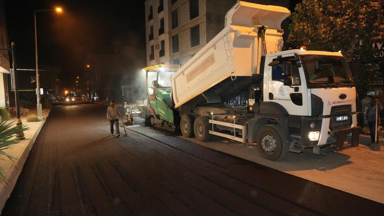Gölbaşı Caddesi’nde gece mesaisi