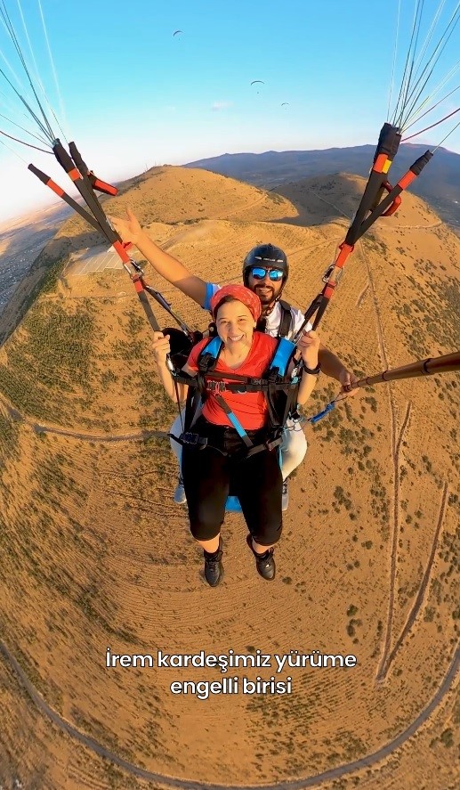 Yürüme engelli kadının hayali gerçek oldu, özgürlüğe uçarak kavuştu