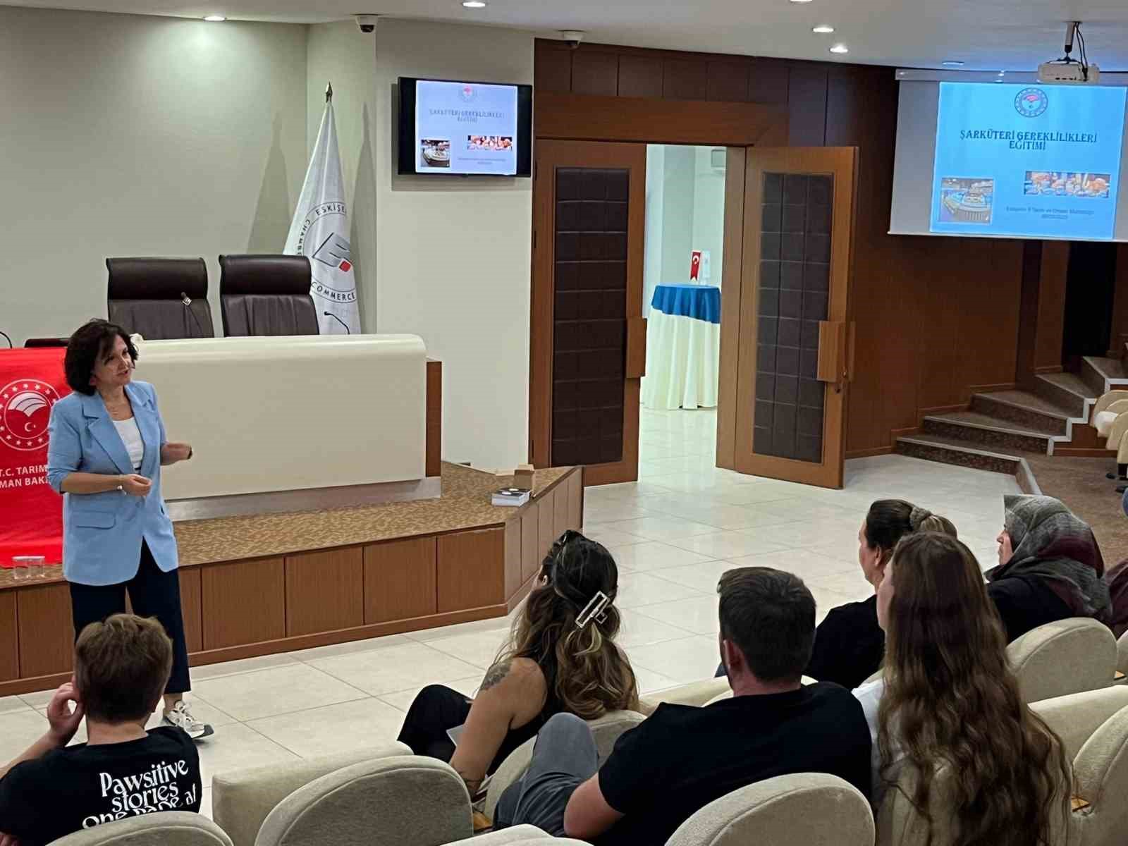 Eskişehir’de şarküteri çalışanlarına gıda güvenliği eğitimi