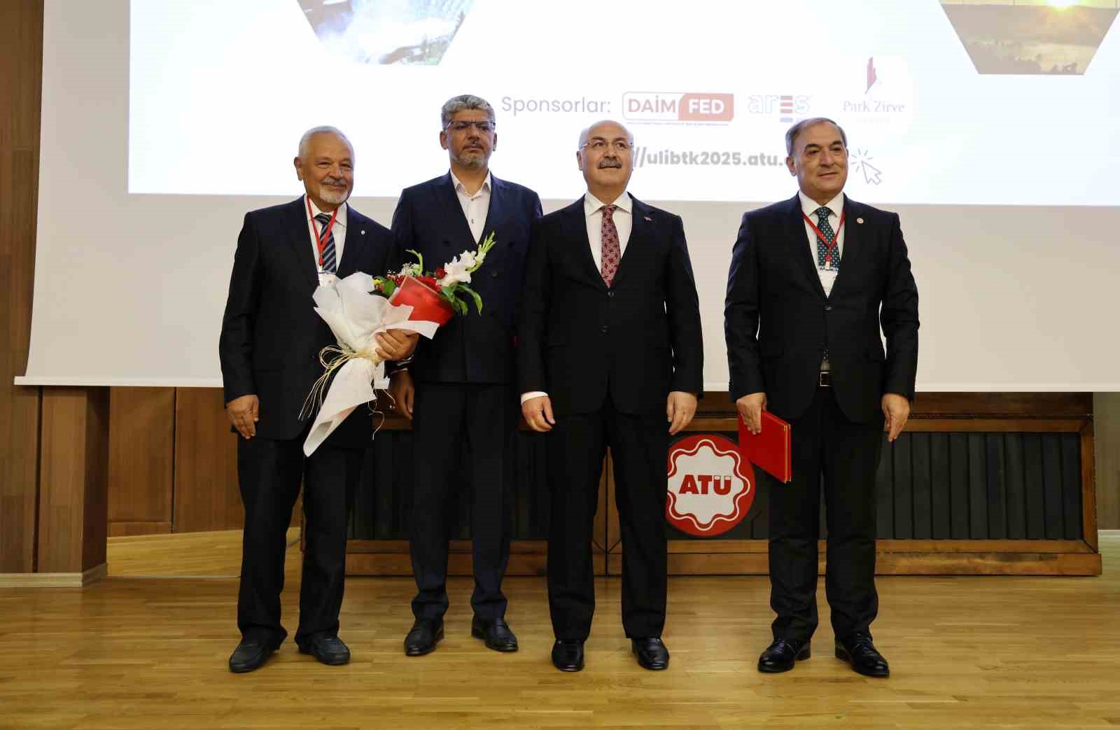 Vali Köşger: "Dünyadaki savaşların üçüncü sebebi enerji"