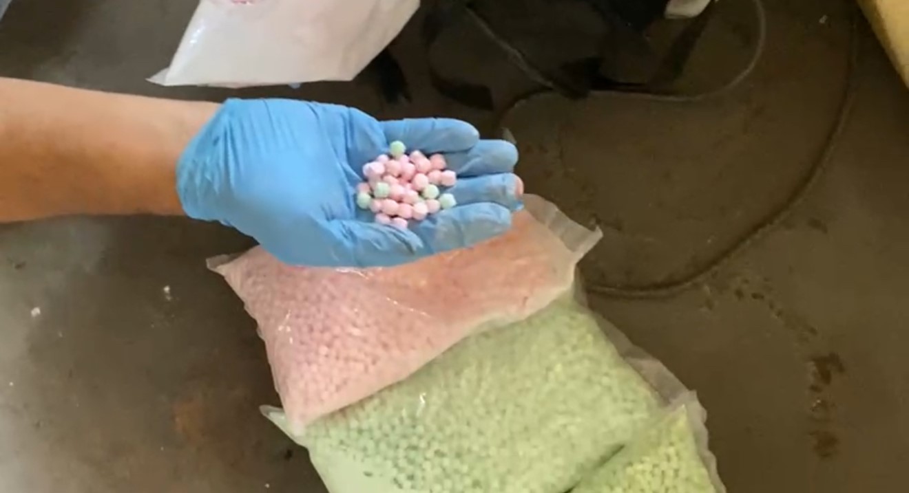 Uyuşturucunun kapısını açan anahtar: 18 bin extacy hap ele geçirildi