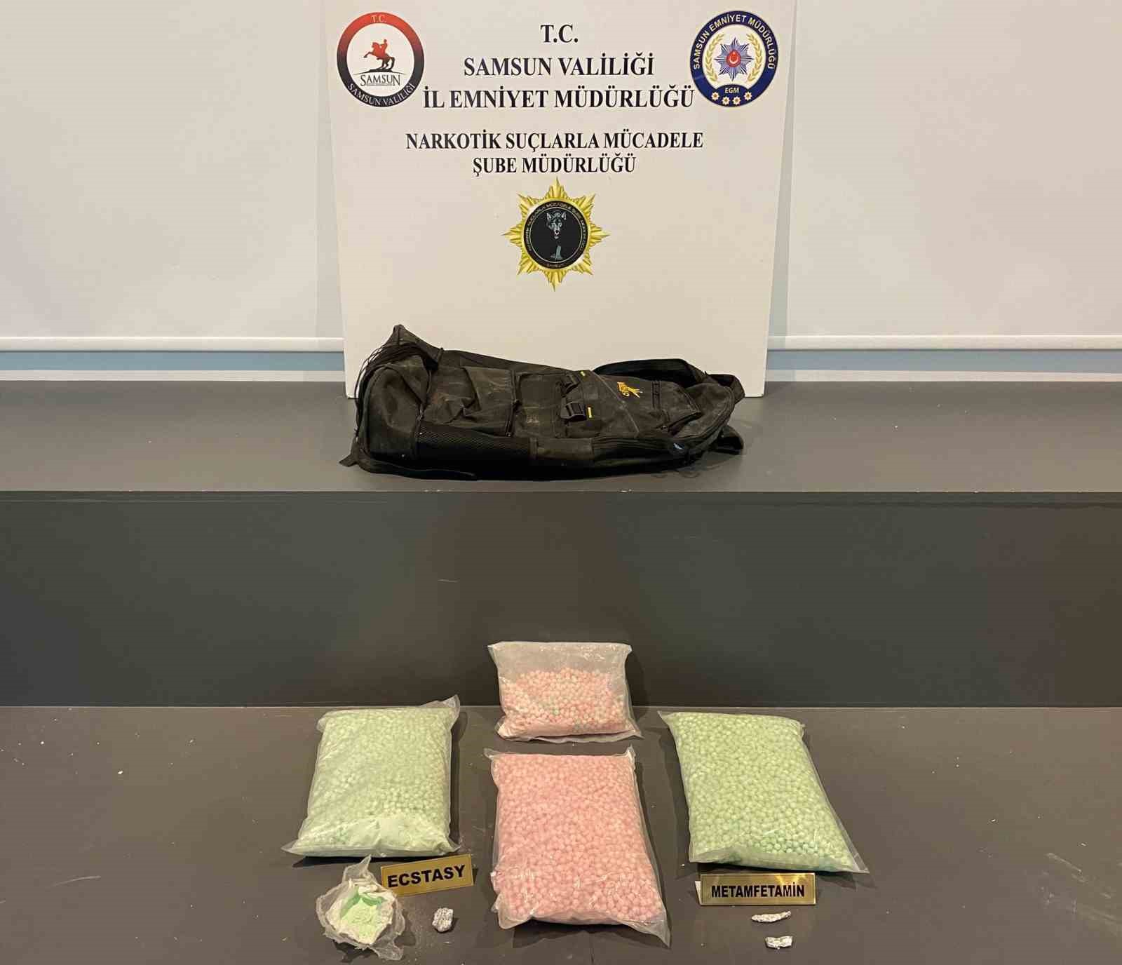 Uyuşturucunun kapısını a&ccedil;an anahtar: 18 bin extacy hap ele ge&ccedil;irildi
