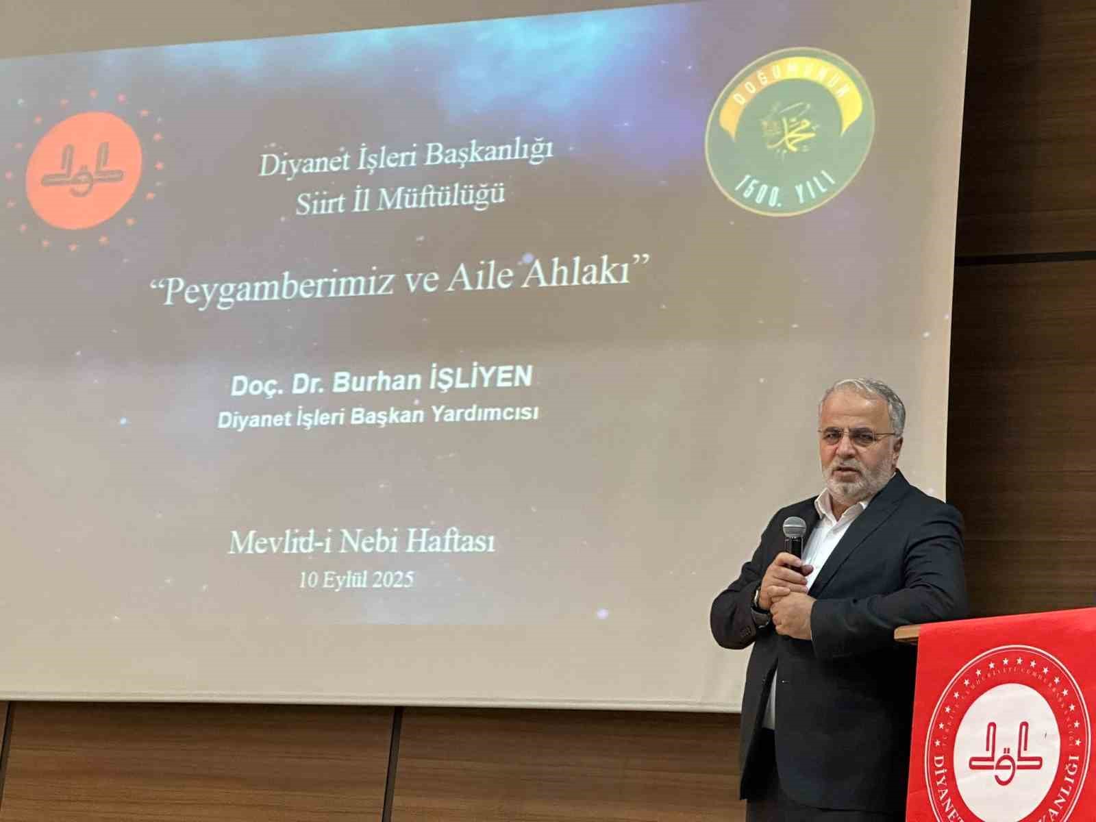 Siirt’te "Hz. Peygamber ve Aile Ahlakı" konulu konferans düzenlendi