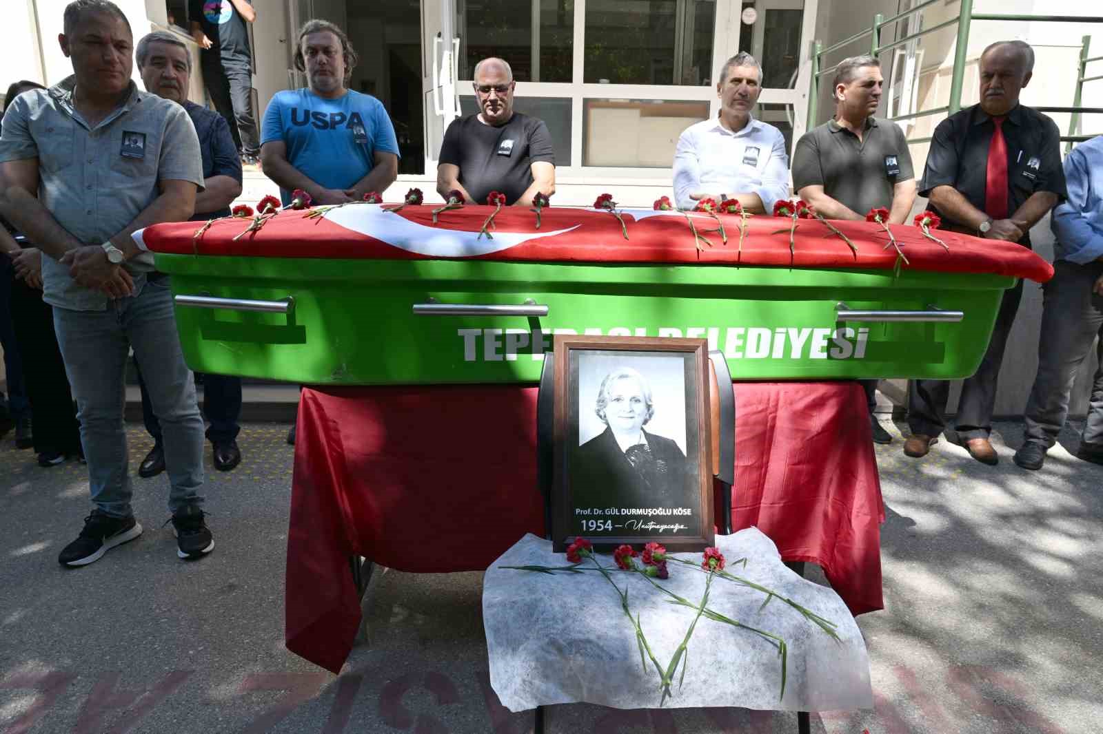 Prof. Dr. G&uuml;l Durmuşoğlu K&ouml;se, son yolculuğuna uğurlandı

