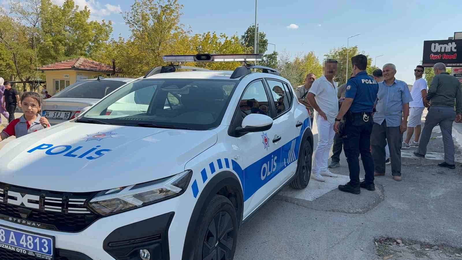 Aksaray&rsquo;da &ouml;ğrenci velisi okul m&uuml;d&uuml;r&uuml;n&uuml; yumrukladı
