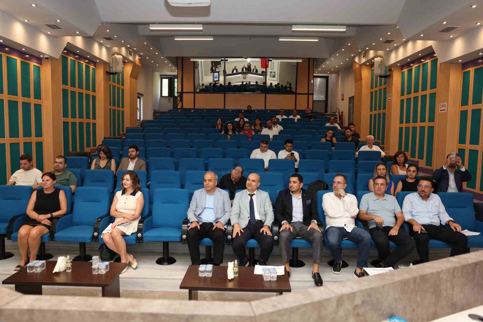 Denizli OSB’de ekonomiye ve finansmana dair yol haritası çizildi
