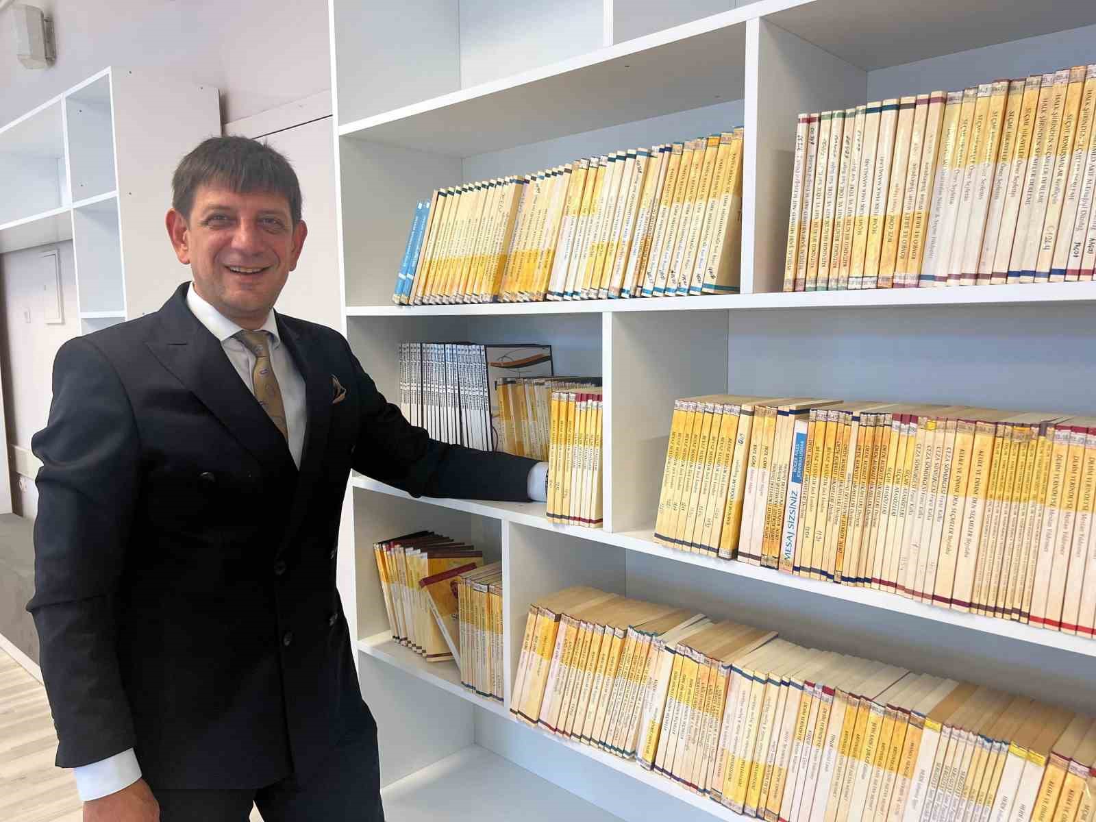 Trabzonlular Federasyonu, Trabzon&rsquo;un 18 il&ccedil;esine şehitler adına k&uuml;t&uuml;phane kurdu
