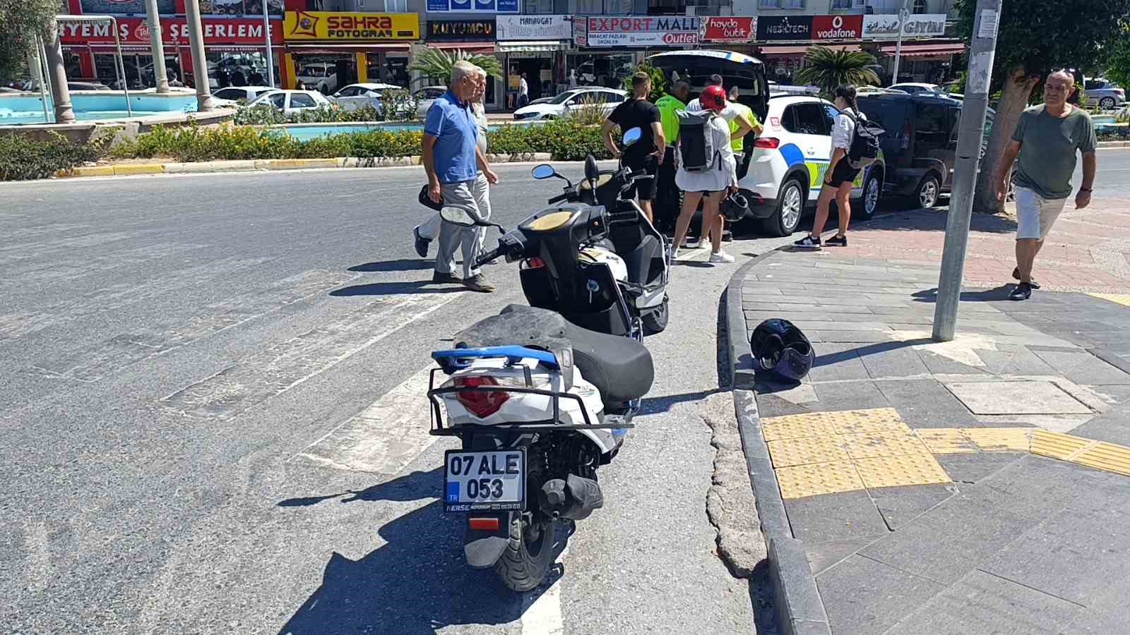 Avusturyalı turistler kiraladıkları motosikletle kaza yaptı
