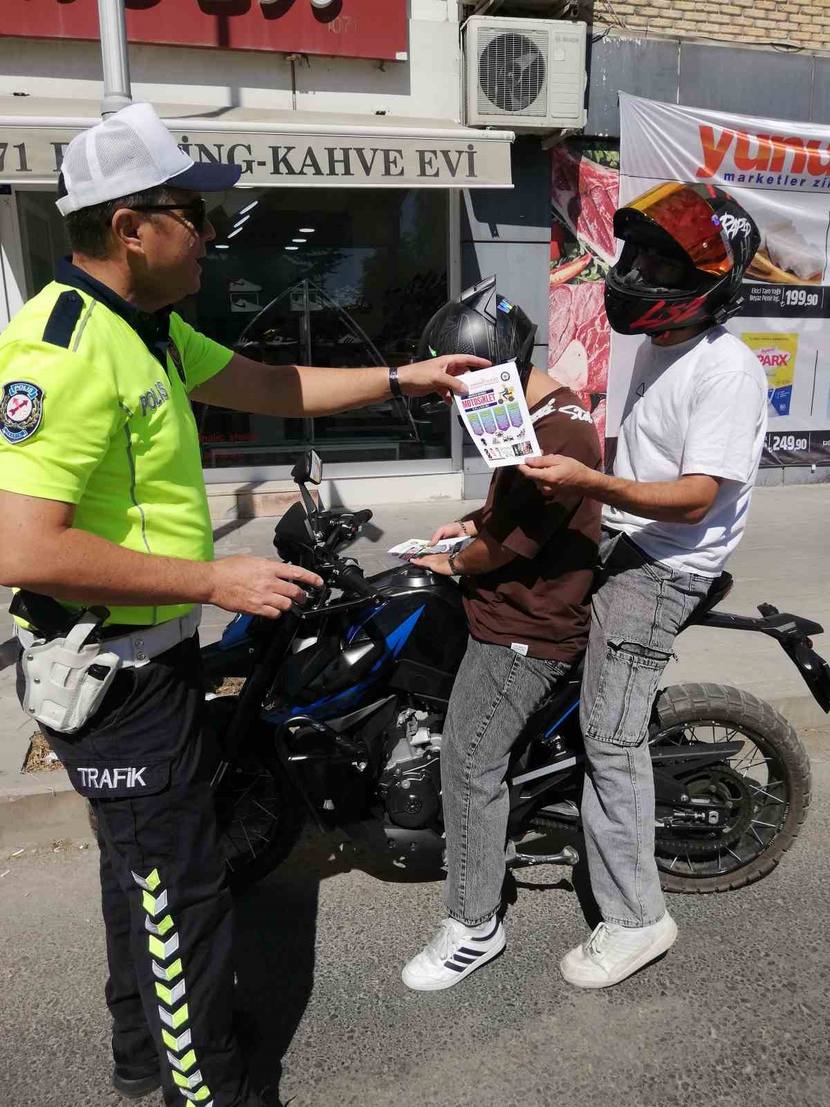 Kırşehir&rsquo;de motokuryelere bilgilendirme faaliyeti
