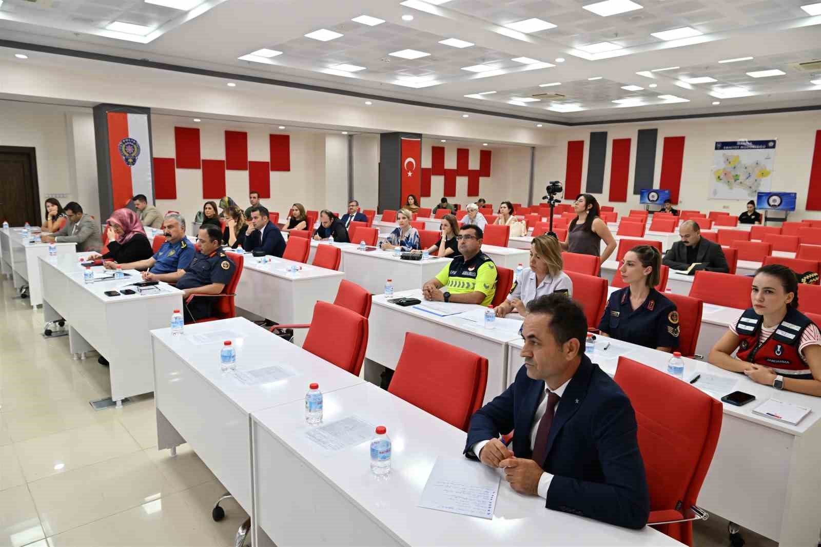 Manisa&rsquo;da kadına şiddete karşı ortak kararlılık
