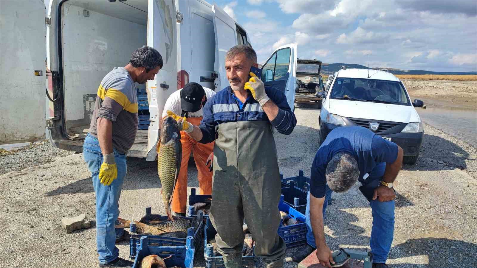 Kuraklık bozkır balıkçılığını vurdu, balıkçılar iç pazara yöneldi
