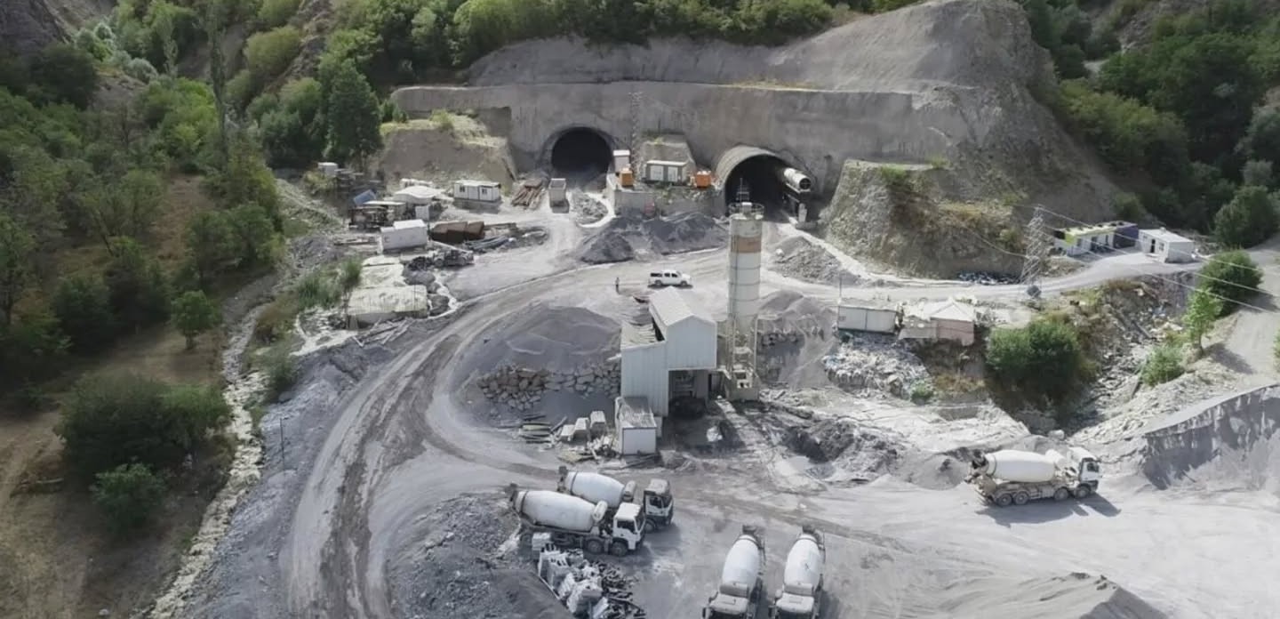 Kırık Tüneli’nde ışığa az kaldı