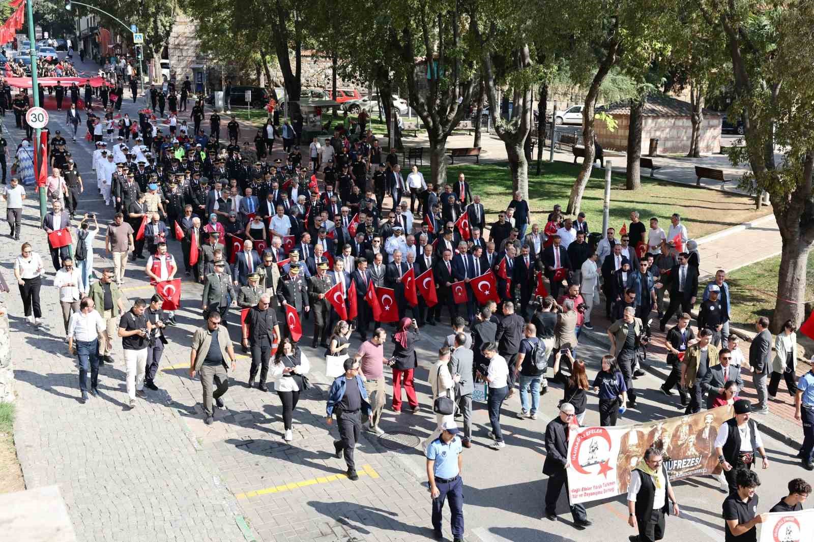 Bursa&rsquo;nın d&uuml;şman işgalinden kurtuluşu coşkuyla kutlandı
