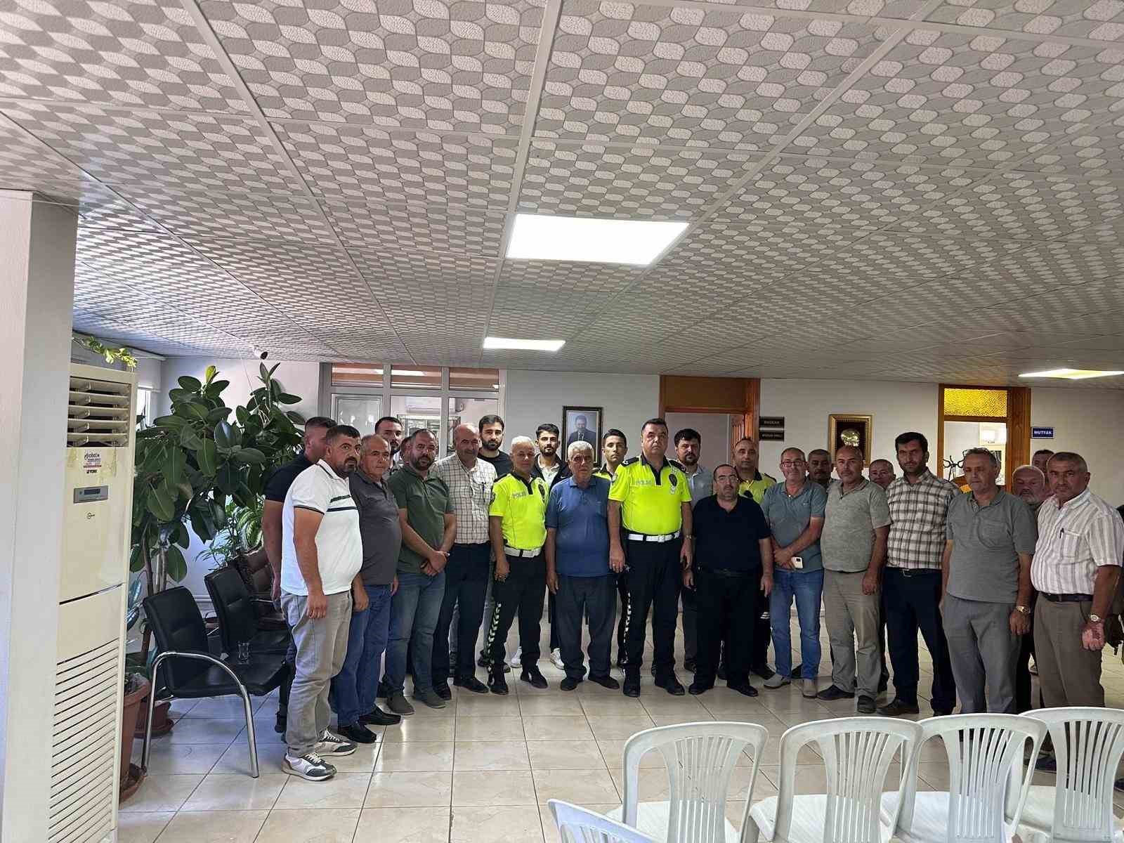 Kilis’te okul servis şoförlerine trafik eğitimi verildi