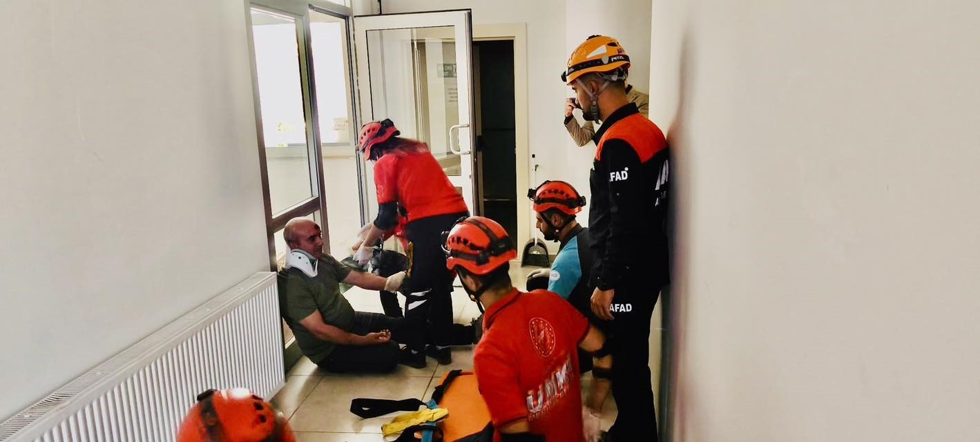 Elazığ&rsquo;da Afet Farkındalık Eğitimi ve Tatbikatı
