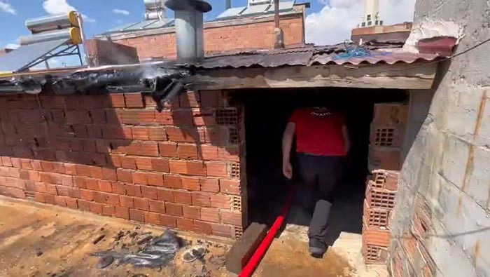 Elazığ’da çatı yangını korkuttu