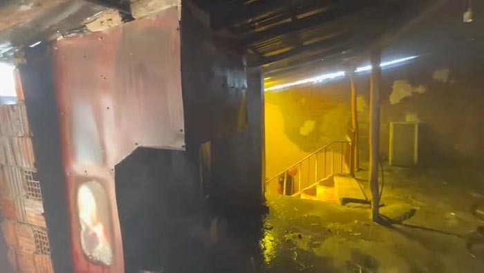 Elazığ&rsquo;da &ccedil;atı yangını korkuttu
