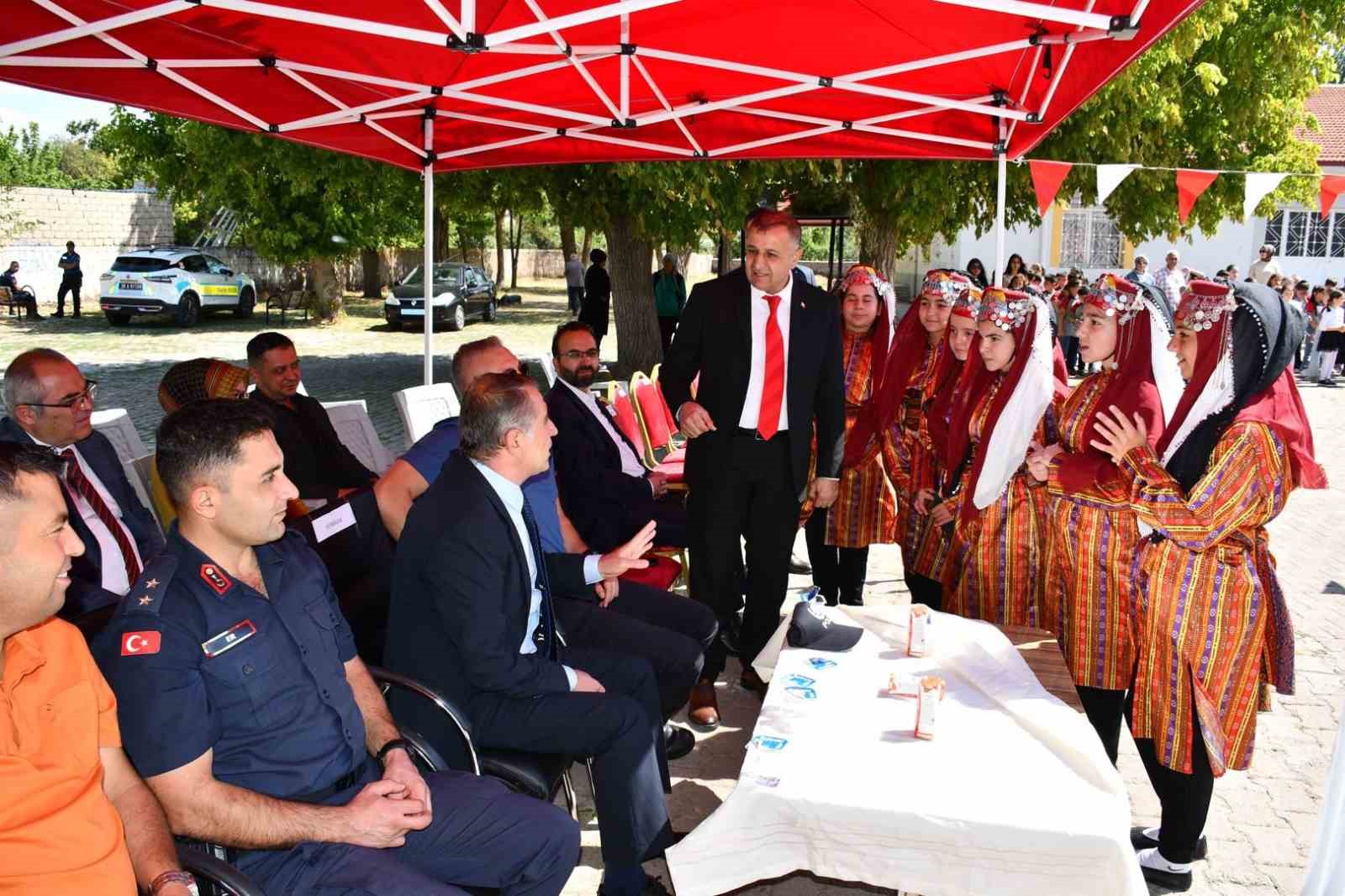 İlk&ouml;ğretim Haftası Tomarza&rsquo;da coşkuyla kutlandı
