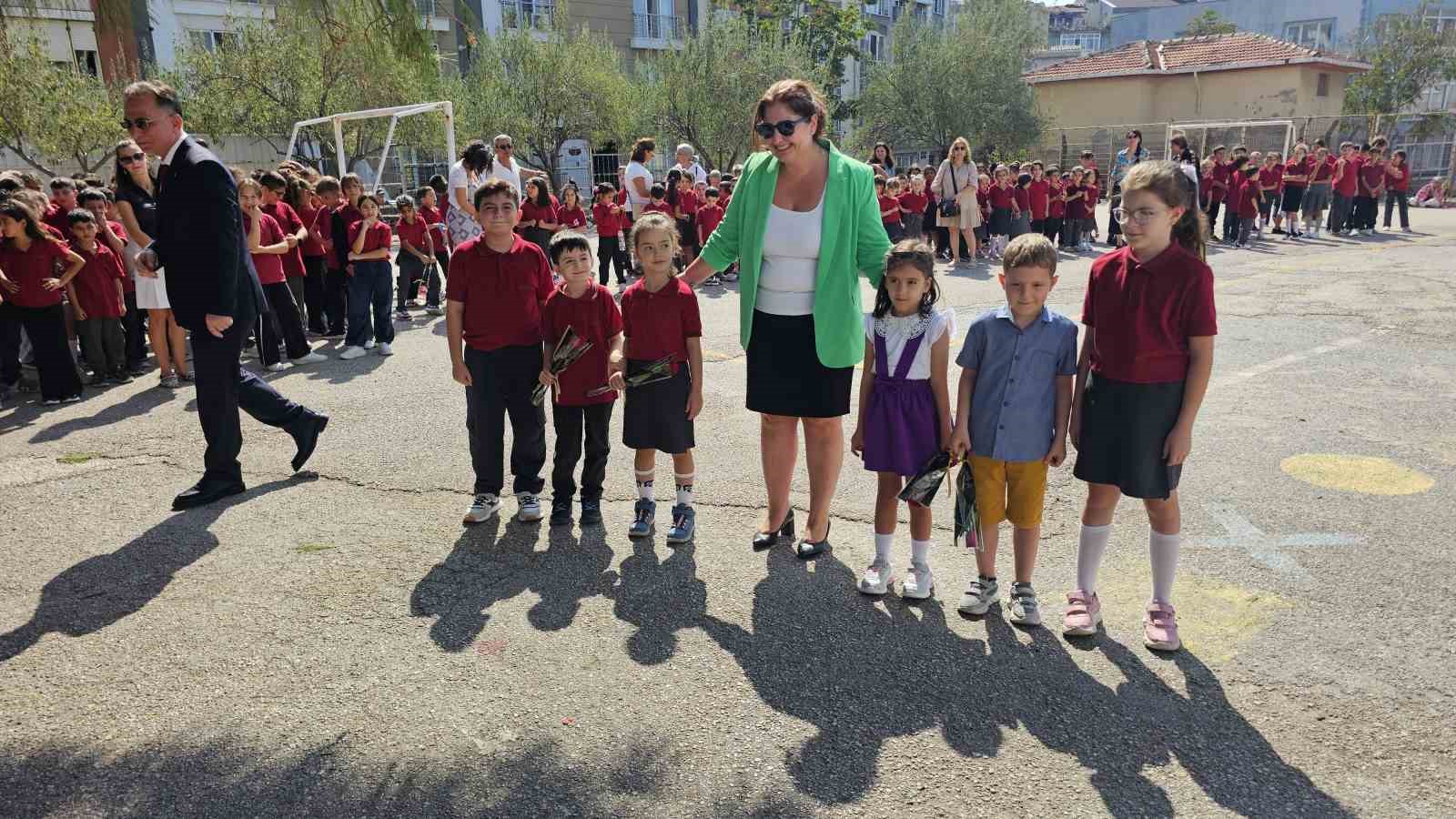 Bandırma&rsquo;da İlk&ouml;ğretim haftası coşkuyla kutlandı
