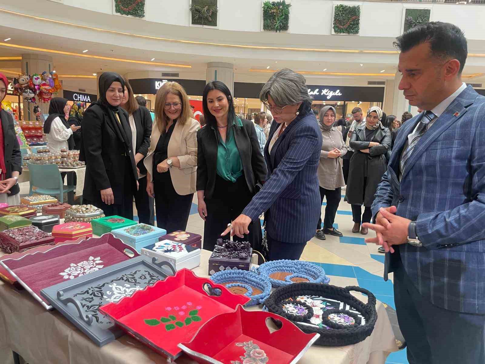 Tatlı keşifler projesi ile &ccedil;ocukların hayalleri sergiye d&ouml;n&uuml;şt&uuml;
