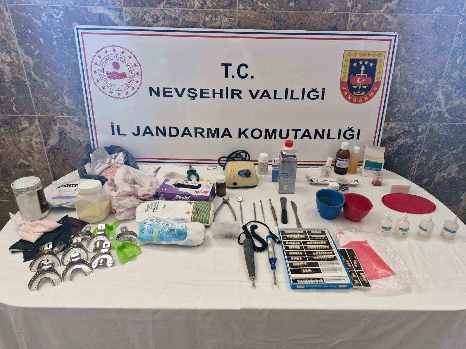 Seyyar dişçiyi kullandığı malzemeler ele verdi