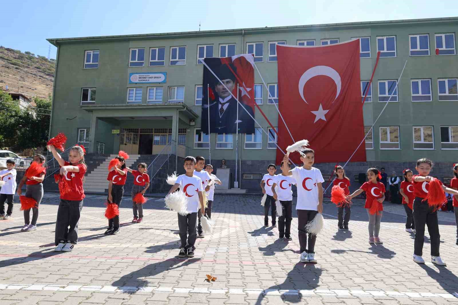 Yahyalı&rsquo;da İlk&ouml;ğretim Haftası coşkuyla kutlandı
