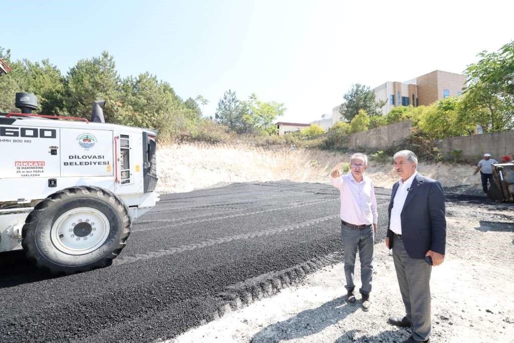 Dilovası&rsquo;nda hastane otoparkı genişletiliyor, tarihi sokaklar yenileniyor
