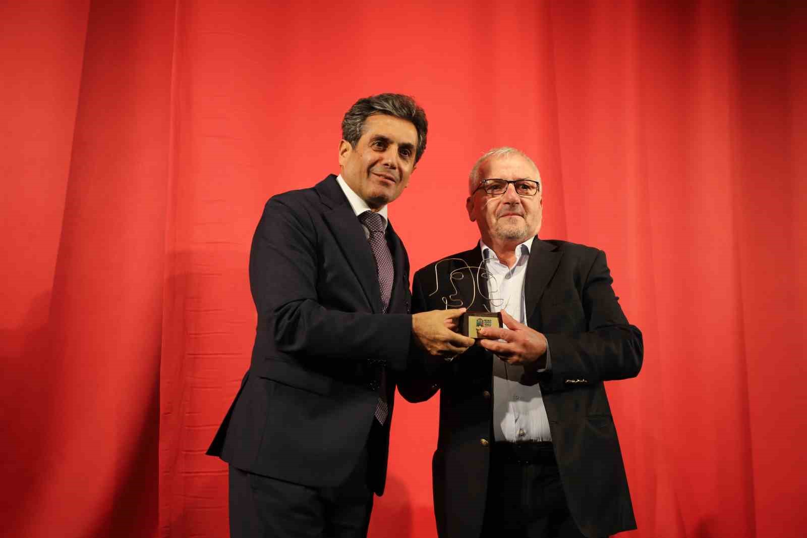 Yunus Emre Enstit&uuml;s&uuml;&rsquo;nden Kosova&rsquo;da Uluslararası T&uuml;rk&ccedil;e Tiyatro Festivali
