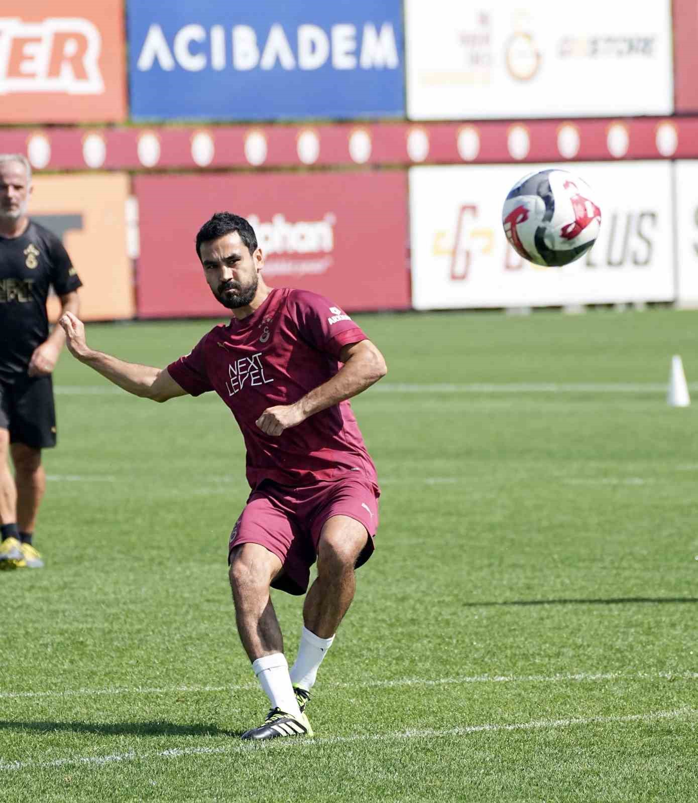 Galatasaray, Ey&uuml;pspor ma&ccedil;ı hazırlıklarına devam etti
