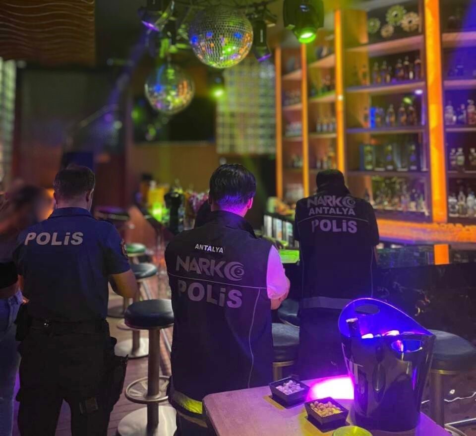 Antalya’da asayiş uygulamalarında binlerce kişi sorgulandı