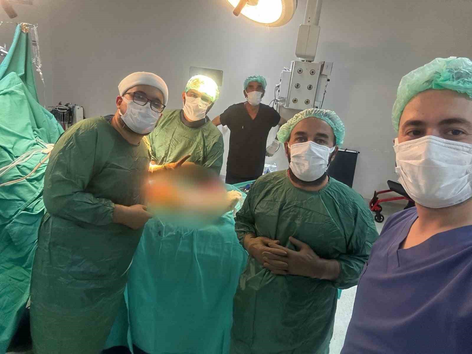 Bing&ouml;l&rsquo;de iki aşamalı diz protezi revizyon ameliyatı ger&ccedil;ekleştirildi
